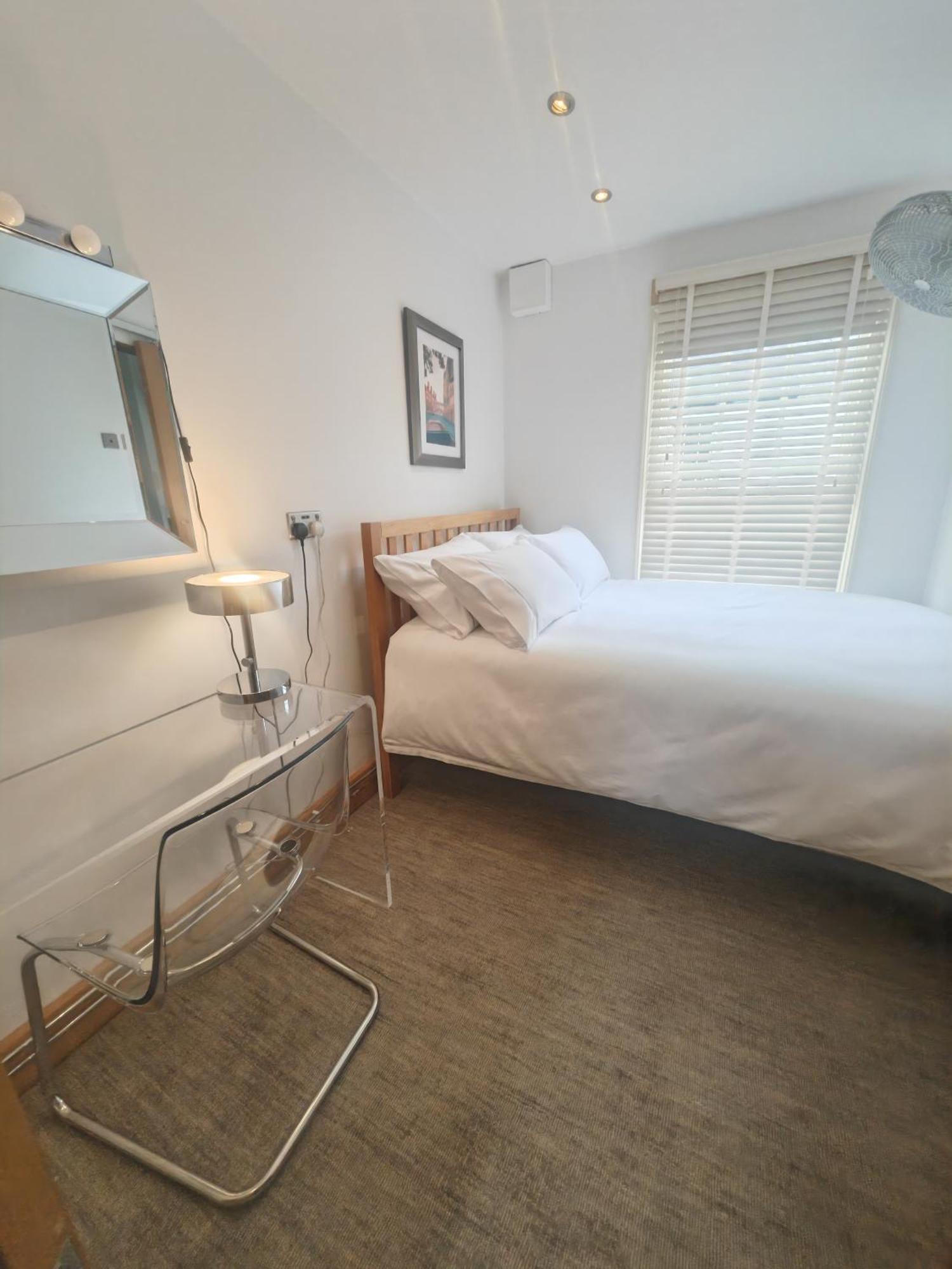 Apartment Centre Immaculate 2 Bed